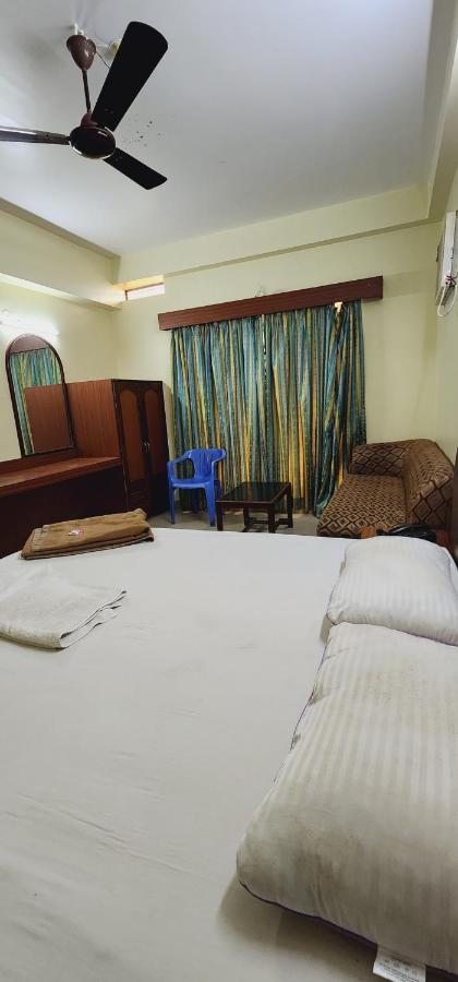 Hotel Shakuntala Palace Пури Екстериор снимка